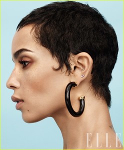 zoe-kravitz-elle-january-2018-03.jpg