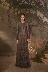 01-alberta-ferretti-limited-edition-spring-summer-2018-couture.thumb.jpg.e7b8b60d814fe6a446d1b0232116f0ac.jpg