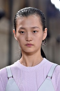 018-proenza-schouler-spring-2018-details.thumb.jpg.d9d39d95f9881e8f2835aa9d1da15af5.jpg