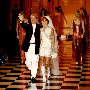 02-1995gianniversaceparisfashion_1000_1000_90.jpg