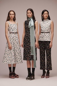 03-erdem-pre-fall-18.thumb.jpg.cf9cef397854c53c4995f39c47664003.jpg