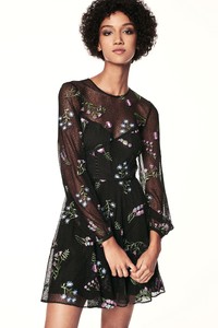 03-zac-posen-ss18.thumb.jpg.a128430e2329f1c9bc6498b3df8cf717.jpg