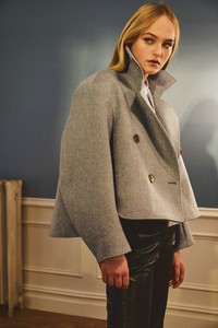 04-Khaite-Pre-Fall-18.thumb.jpg.2b621fcba1745f24de81460bdb62962c.jpg