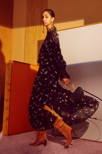 05-Chloe-Resort-18.thumb.jpg.64151af8f03fb68aa966eaf0dff0926c.jpg