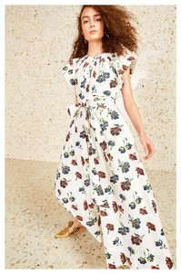 05-Ulla-Johnson-Pre-Fall-18.thumb.jpg.9b1b9ab5db525d7290ac69bad5b5b55b.jpg