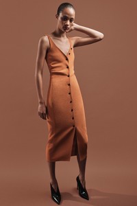 06-Narciso-Rodriguez-Pre-Fall-18.thumb.jpg.e03052b0898a348db1f3f898d9cb47c7.jpg