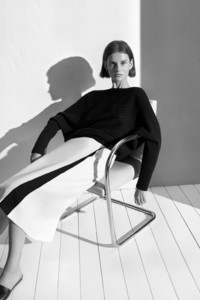 07-TSE-Pre-Fall-18.thumb.jpg.917cbc87b9923b3098edc047dfa8c746.jpg