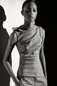 09-Narciso-Rodriguez-Pre-Fall-18.thumb.jpg.880ff883cbed3e71a39e618b3daab9f1.jpg