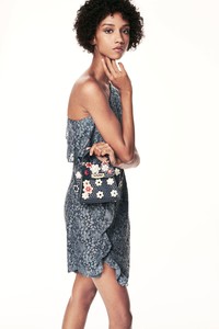 10-zac-posen-ss18.thumb.jpg.61430b7dd61296b9c554db4794207309.jpg