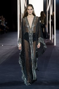 11-Azzaro-Spring-18-Couture.thumb.jpg.a4e6770096601d3a1edbcff653eeb511.jpg