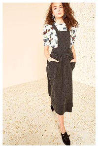 13-Ulla-Johnson-Pre-Fall-18.thumb.jpg.7ca230825664f11a655e23338661620e.jpg