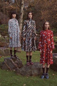 14-erdem-pre-fall-18.thumb.jpg.85d2b239b12ce92b5ce1aed5e955c351.jpg