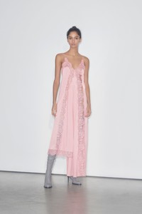 17-Stella-McCartney-Pre-Fall-18.thumb.jpg.b38da3f9bc090c948eb1fa259d5fdca8.jpg