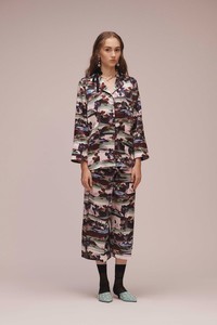 17-erdem-pre-fall-18.thumb.jpg.e5b8fd9e903b7c38513beea7a23b80d8.jpg