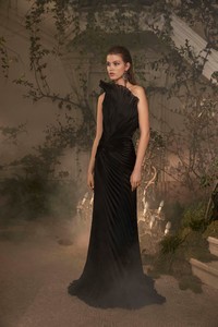 18-alberta-ferretti-limited-edition-spring-summer-2018-couture.thumb.jpg.43994c3850c752c4cb53f4f6f108e94d.jpg