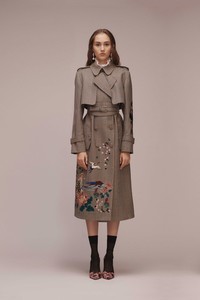 19-erdem-pre-fall-18.thumb.jpg.559ddc557da89d3665304d1268306c11.jpg