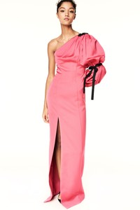 19-zac-zac-posen-fall-17.thumb.jpg.0be78cfd448a69f99c9a233e0f8bff48.jpg