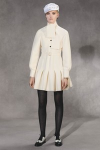 20-christian-dior-pre-fall-18.thumb.jpg.e3f8aaa9bfa725ddd49b9225eedf8643.jpg