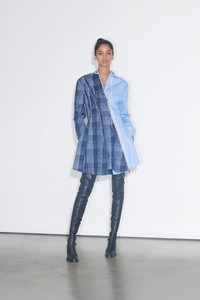 26-Stella-McCartney-Pre-Fall-18.thumb.jpg.d180531f8739bd7e74c0df583f9bab5f.jpg