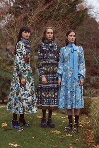 26-erdem-pre-fall-18.thumb.jpg.801f5e1d9619566af8a2fbd6c1772361.jpg