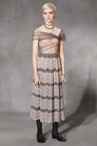 27-christian-dior-pre-fall-18.thumb.jpg.15fed5b508493152c57383b678f456f3.jpg