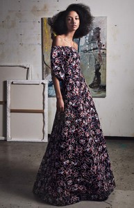 35-zac-posen-fall-17-rtw.thumb.jpg.0ee5831b4e07115f3270fad63e3d956e.jpg