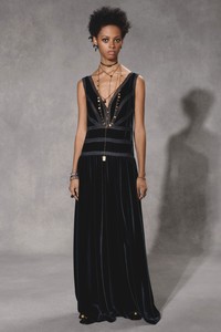 48-christian-dior-pre-fall-18.thumb.jpg.56e85047d04f02320d82d1e740ec0dfc.jpg