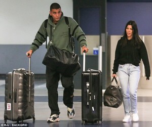 4884559300000578-5304233-Flying_under_the_radar_The_couple_were_similarly_understated_for-m-112_1516777987271.jpg
