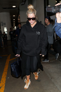 Khloe+Kardashian+Khloe+Kardashian+Spotted+rmpvA9_tDEUx.jpg