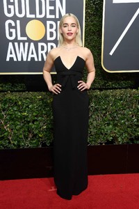 5a52fa63a4d52_Emilia-Clarke-2018-Golden-Globe-Awards--06.thumb.jpg.ab5fb6446c1c9e87d258e2af1adb9e9f.jpg