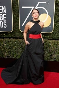 5a52fb726e07c_Mandy-Moore-2018-Golden-Globe-Awards--02.thumb.jpg.20d52c84ca63d97a1212d39eefc8d97e.jpg