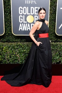 5a52fbdcbf6f8_Mandy-Moore-2018-Golden-Globe-Awards--08.thumb.jpg.382c1b5a4ff8a43fb9bd8ed8293ea5ed.jpg