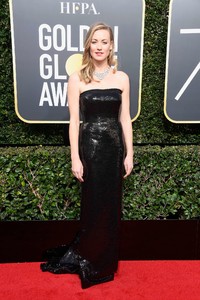 5a52fcef8b1fe_Yvonne-Strahovski-2018-Golden-Globe-Awards--03.thumb.jpg.c9689883287e99de3e03c6d41c01de35.jpg