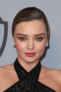 5a536edfc2879_MirandaKerr2018InStyleWarnerBros75thUD_ZRDdvcbzx.thumb.jpg.0229e8df1b01a7ac710ed2c94b73b02e.jpg