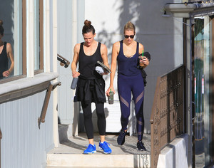 Jennifer+Garner+out+and+about+hiEp21ovhP1x.jpg