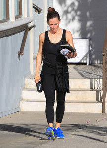 Jennifer+Garner+out+and+about+MfcW5ODtziYx.jpg