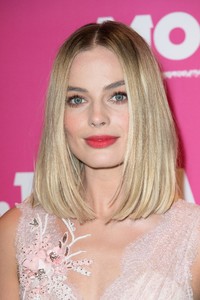     mrob150118BZNImage111.jpg