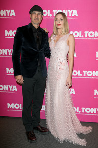     mrob150118BZNImage144.jpg