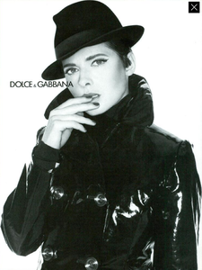 5a5e462b41135_Comte_Dolce__Gabbana_Fall_Winter_94_95_02.thumb.png.b9fadc3c654eef1f7bd0035b742c246f.png