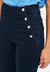 5a5e582381db6_blue-vice-high-waisted-button-detail-skinny-jean.jpg2.thumb.jpg.a15e1954f52ddfd267693d0db252ecf5.jpg