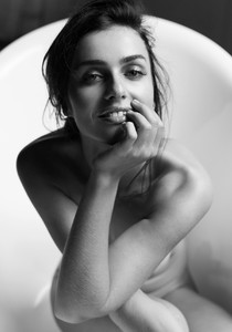 5a5f55d028920_MelaniePaul_J.KonradSchmidt_MatadorMag(2).thumb.jpg.1d99ab016cf04701ca44e00c88b11a89.jpg