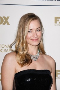 5a6089fbcfe9e_yvonne_strahovski_golden_globes(3).thumb.jpg.fdbb6bb27171537d5f1a15a758daf426.jpg