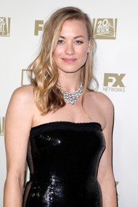 5a608a1e36e37_yvonne_strahovski_golden_globes(5).thumb.jpg.6ded9b2b377de738fae964de7f91fe96.jpg