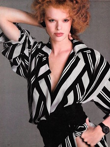 5a64e5407b565_USVogueJanuary1982TheStrongPoints-.TheDifferenceInAccessoriesNowRichardAvedon05.thumb.jpeg.4208070b07e4f2ad4544d702b9647ef4.jpeg