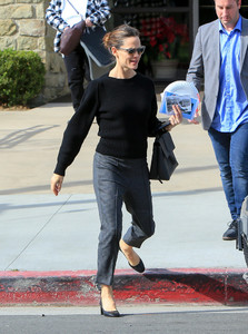 Jennifer+Garner+out+and+about+6Ihvu8_JpKtx.jpg