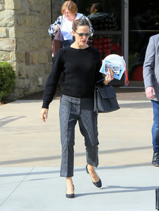 Jennifer+Garner+out+and+about+aHEDC3P1I5nx.jpg