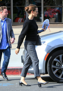 Jennifer+Garner+out+and+about+Njt4-uYcgacx.jpg