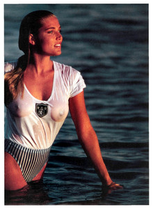 5a65e963e0993_SportsIllustratedUSFebruary10198618.thumb.jpg.267caf847ea1498e9e25b54fb970f2d3.jpg