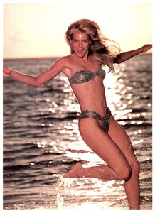 5a65ed4c37d49_SportsIllustratedUSFebruary09198709.thumb.jpg.3b5d45a25e3b55afad13669eb202a2b7.jpg