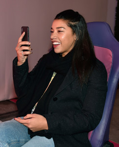 Hannah+Bronfman+Celebrities+Ride+Future+Lyft+KcSh4cEFwRix.jpg